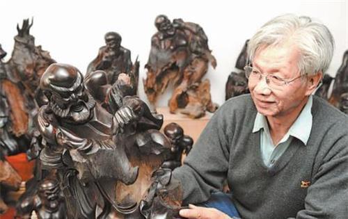 遭拒|他花50万造根雕500罗汉,富豪欲100万买下却遭拒,如今摆仓库起霉