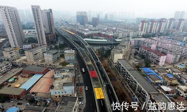 加油站|建筑学家提醒小区附近有这4类设施的房子不要买,地段好也白搭