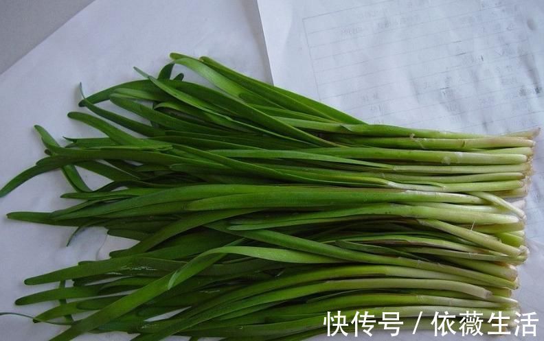买韭菜时,看见这4种韭菜赶紧走,店家自己都不吃!别上当!