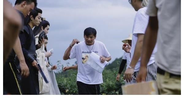 《天官》片场侧拍照曝光主CP飞起来！「花城戴眼罩」挨嘲像果蝇