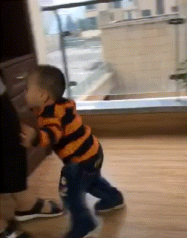 |搞笑动图:妹子,你这是相亲成功了吗?