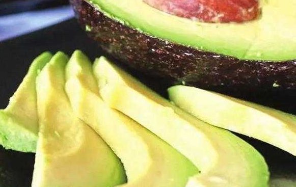 牛油果|会吃的人最长寿,常吃4种食物,燃烧脂肪,调理气血,谁吃谁受益