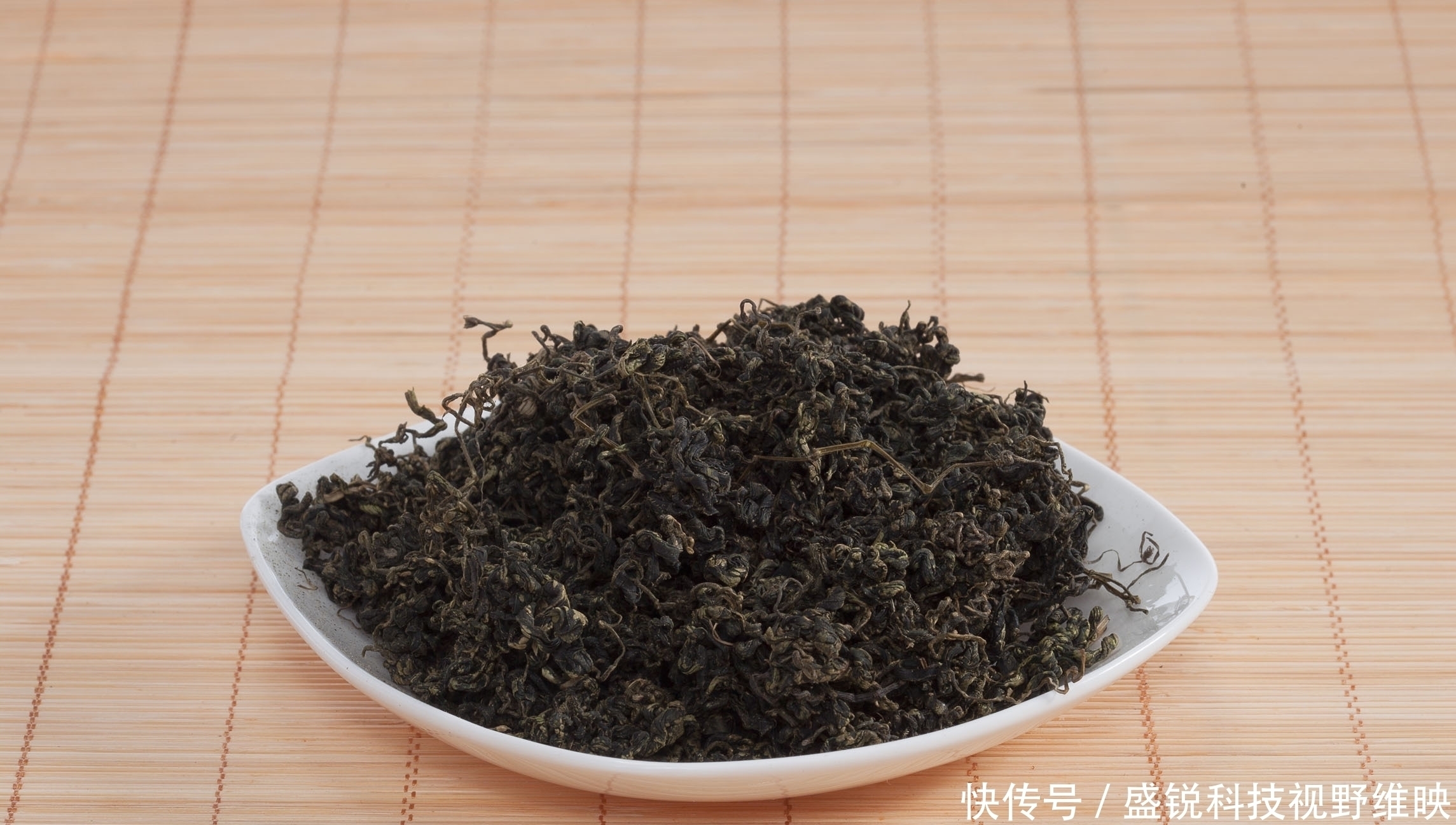 年轻|体内有血栓,睡觉时多半会有2个异象,多喝2水,保持血管年轻态