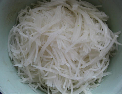  炸萝卜丸子，加面粉还是淀粉？好多人做错了，难怪丸子发硬不好吃