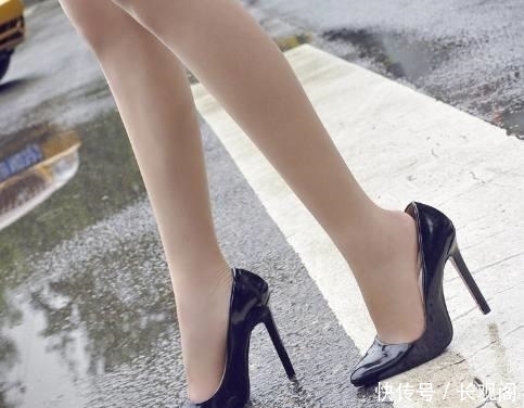 大方|细跟单鞋成品能衬托出女性的优雅和大方, 展现优雅的女人魅力