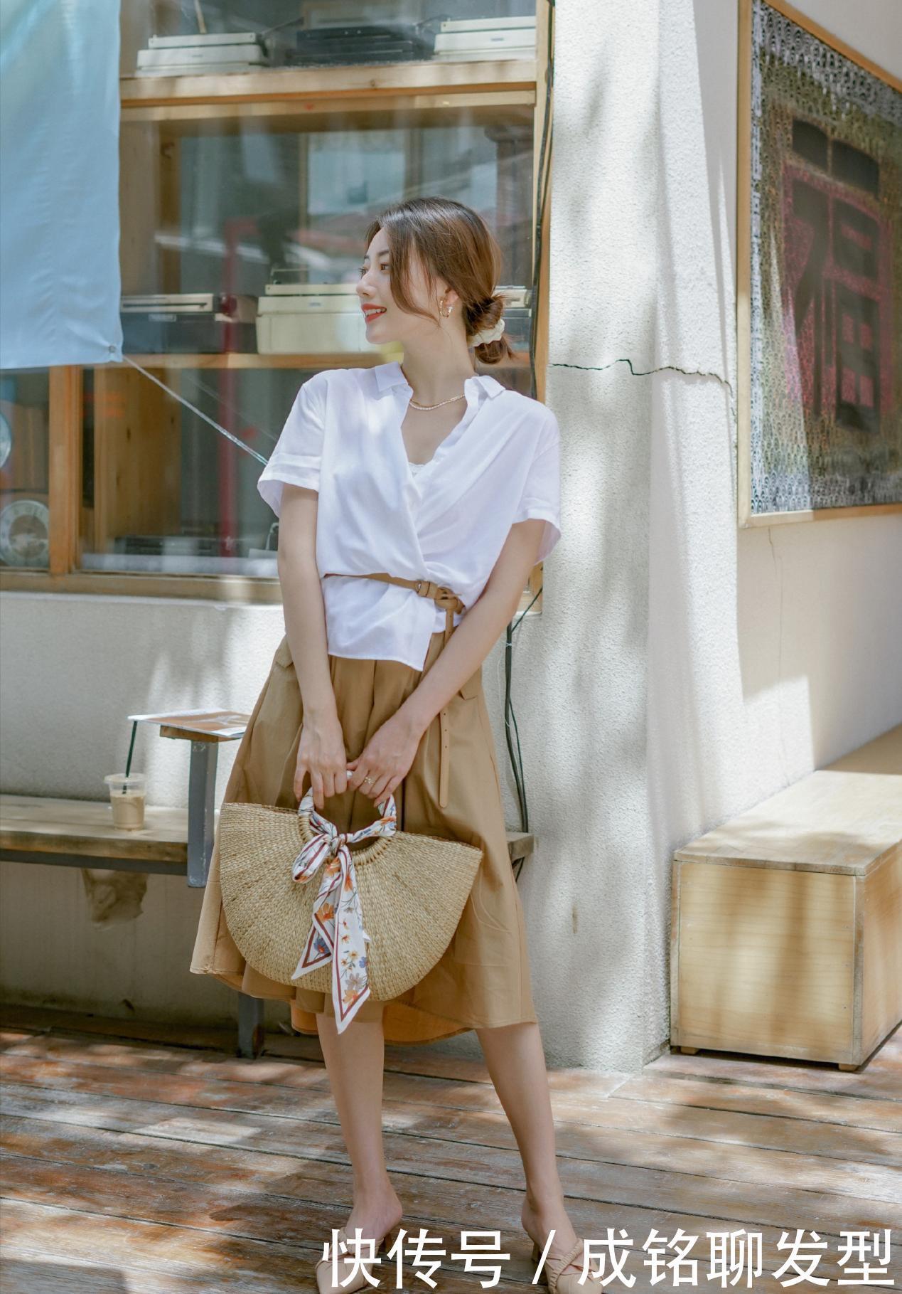 今年有一种穿搭叫“衬衫+半身裙”,优雅大气显身材,还有女人味