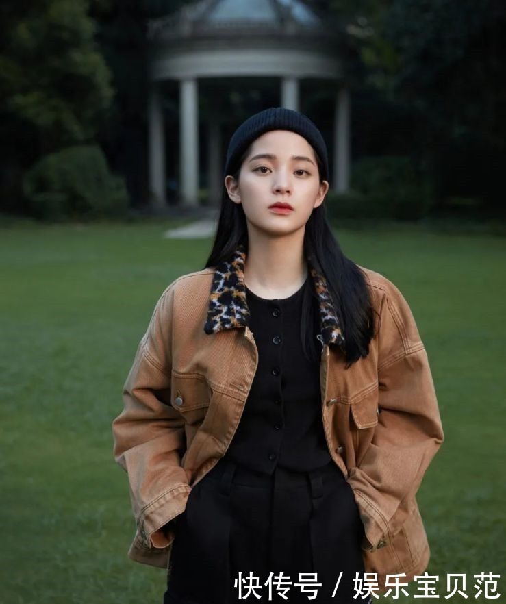 双眼皮、一字眉已经过时了，现在的美女标准是这样……