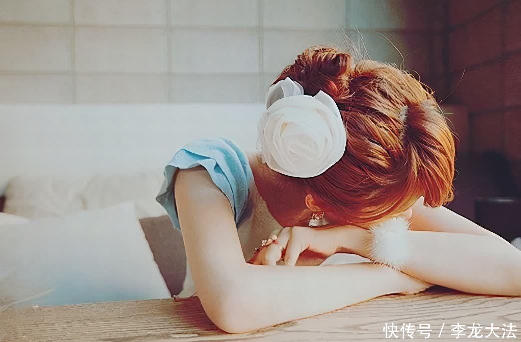 白流苏|张爱玲:那些看起来无用的女人,往往都是狠角色,别小看她们