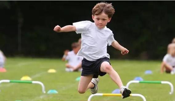 父母|14岁男孩身高178,医生夸赞:1个习惯要保持,父母真有远见