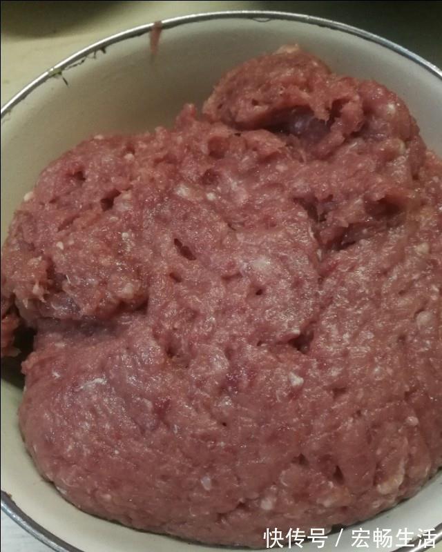 芹菜|猪肉芹菜饺子的正确做法，芹菜不焯水不刹水，香味浓