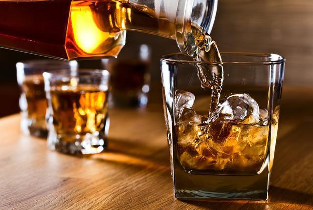 脑中风|血压高的人,不想脑溢血,打死不要碰4种食物,管住嘴,保住命