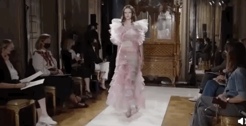 87岁的阿玛尼老爷子，依然是把高级做得最优雅的人|T型台 | shine