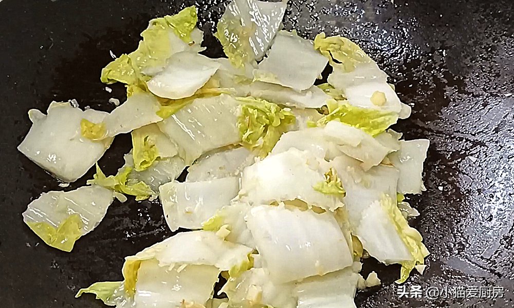 教你白菜豆腐汤的做法，成菜汤白味浓比吃肉还过瘾，制作还简单