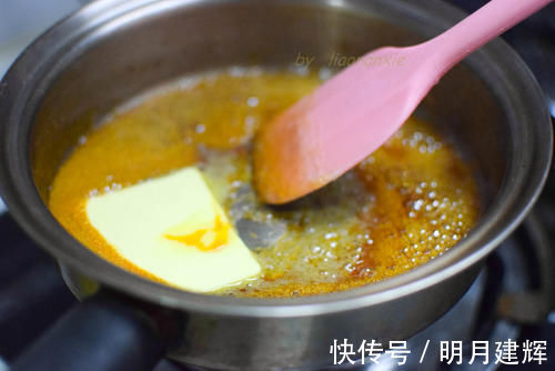 上小学的女儿用苹果给妈妈做了一盘甜点，真是甜到心坎里了