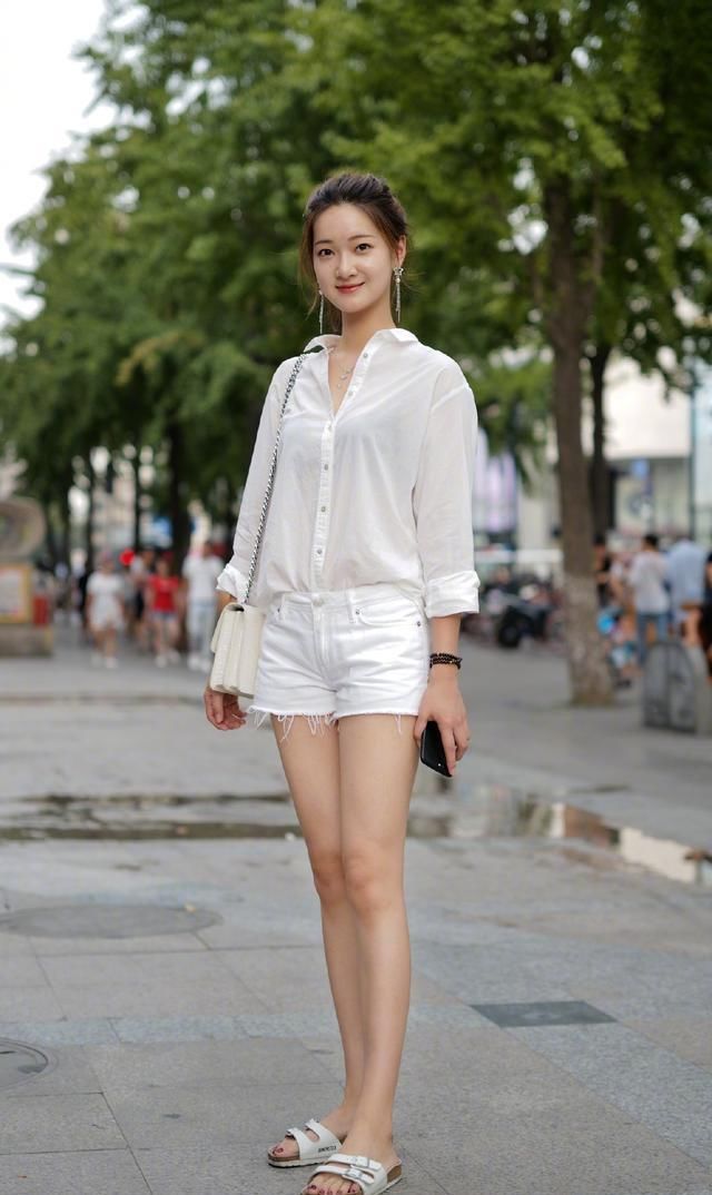 选择|腿粗胯宽的女生看过来,这几条短裤一定要入,让你秒变“筷子”腿