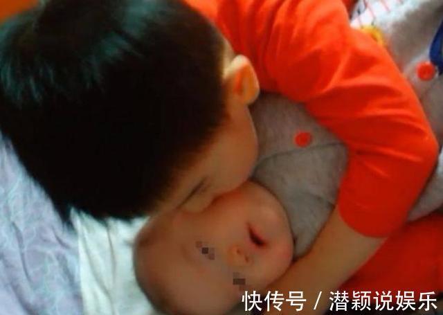 妹妹|哥哥喜欢亲近妹妹,妹妹却莫名哭闹,妈妈掀开妹妹衣服失声痛哭