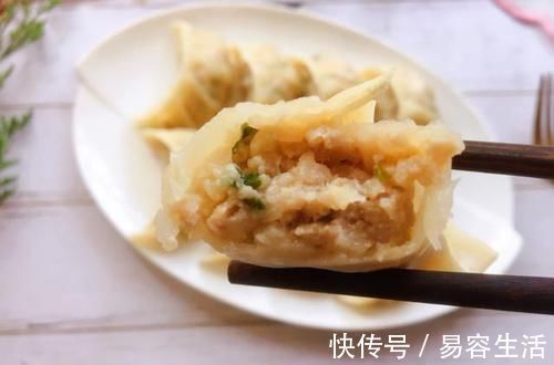 馅料|白菜焯水再包馅大错特错，加盐也不对，这种做法最正确，香嫩紧实