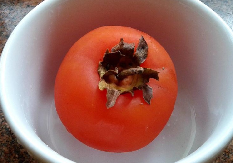 胃结石|秋天多吃柿子身体好，止咳润肺又美容，但3点禁忌应牢记