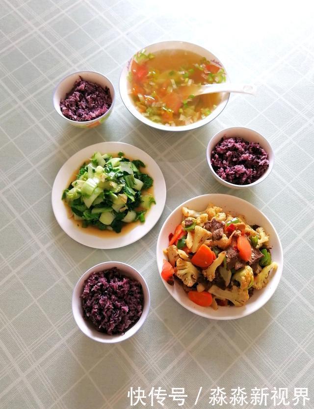  值得|晚餐这样吃，蔬菜粗粮多，味道好，网友说你家的饭菜很值得学习