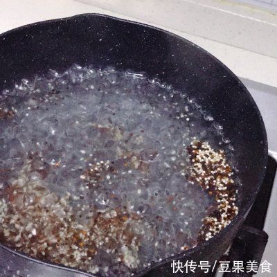 鸡胸肉|那一碗令人神往的藜麦鸡肉沙拉