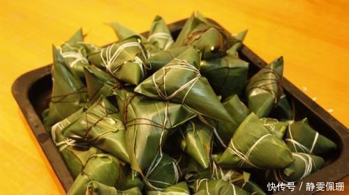 煮粽子可不能只加清水多加这2样东西,粽子更香甜软糯,特好吃
