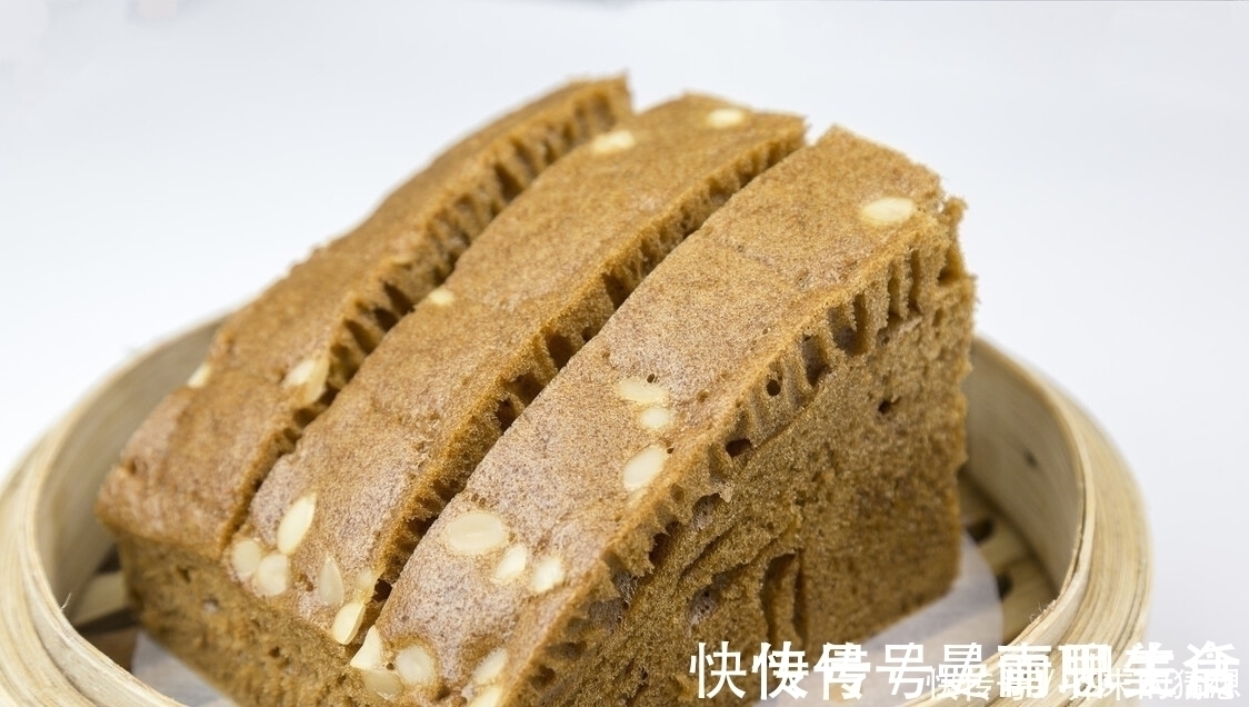 想吃马拉糕,不用去茶楼了,教你自己做,蓬松柔软,不沾刀不粘牙