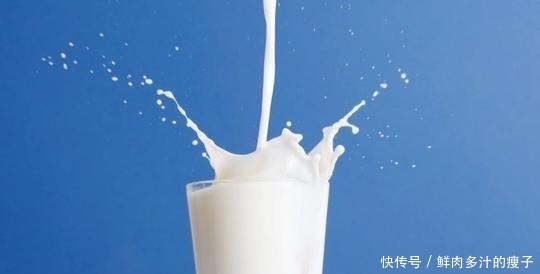  骨质疏松|转告家人：牛奶和“它”搭配，每天这样喝，骨骼也许更好些