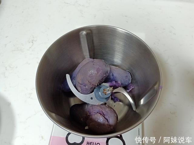 3分钟早餐煎饼,不用水不揉面,手不沾面1勺1个,简单好吃还不胖