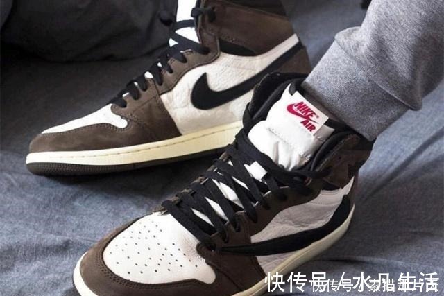 dunk 穿假阿迪Aj为了不被排挤,学生穿特步被嘲笑!学校攀比这么可怕