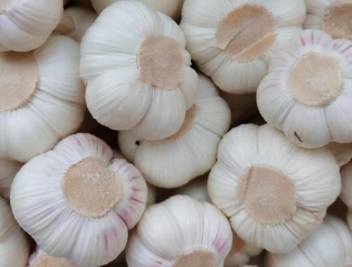 香脆|腌糖醋蒜时,这3点技巧掌握好,大蒜香脆微甜无辣味,放得久不坏