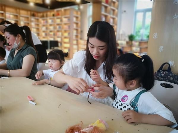 端午节|凤阳：“情浓端午 爱聚六一”亲子手工香囊制作