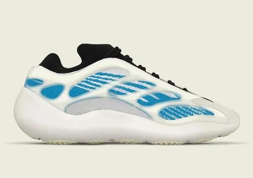 侃爷疯啦！超15款新品发售计划曝光，Yeezy月即将开启！