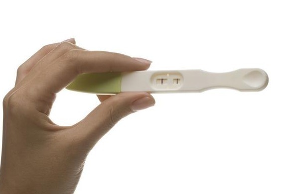 医生|21岁意外怀孕“双胞胎”,婆婆坚持让生,孩子出生后全家激动笑哭