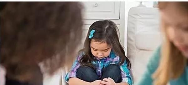 经常给孩子灌输这种思想，会让孩子越来越自卑，看看你是这样吗