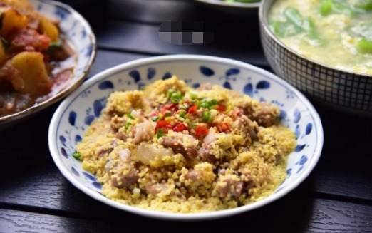 人的晚餐，4菜1汤，都是家常菜，一家人吃得很开心