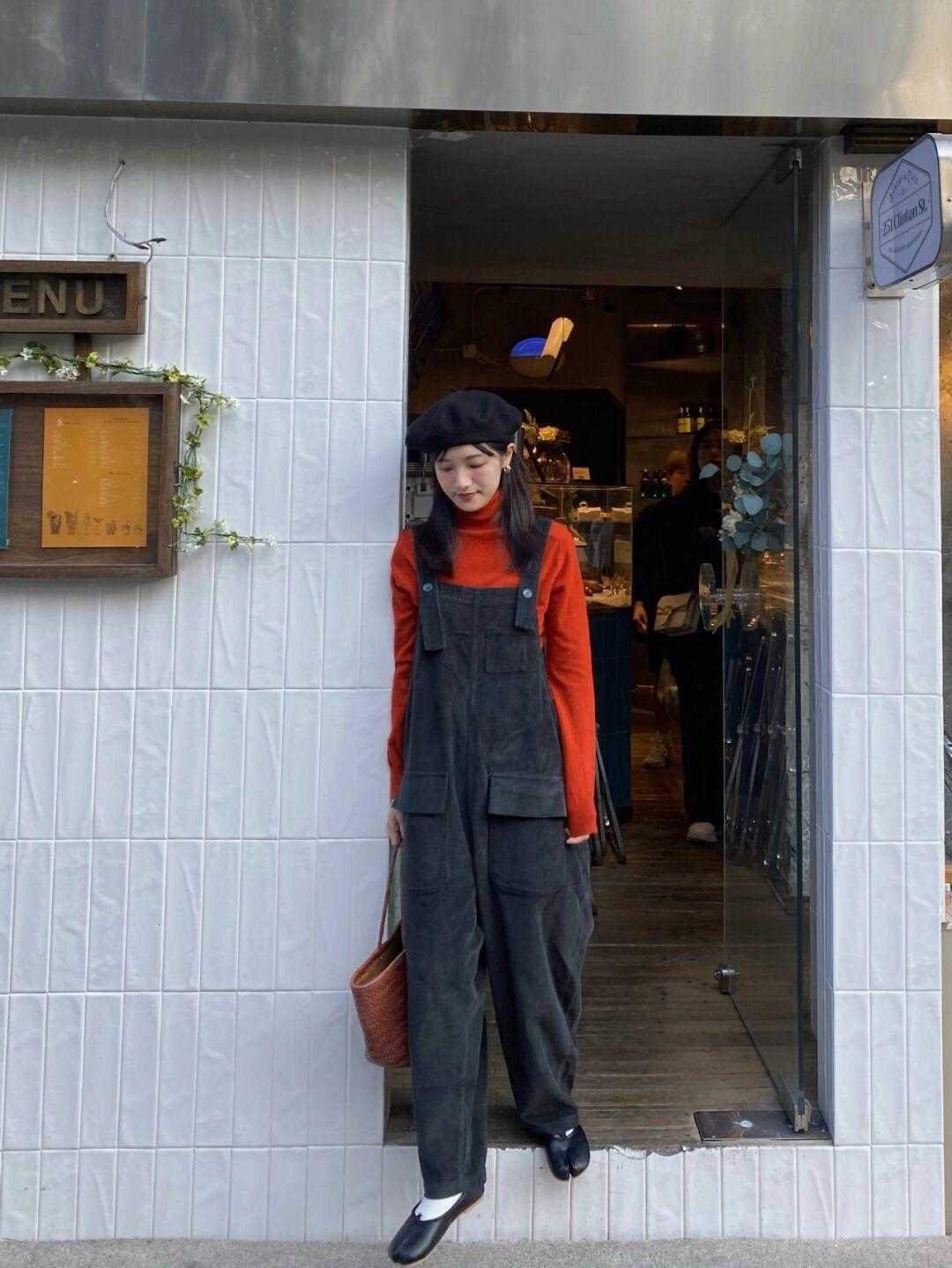 条绒|背带裤才是yyds!时髦精都爱这样穿搭,让你年轻10岁都不止