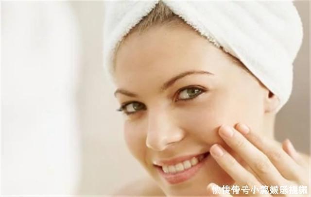 面膜|女人洗完脸后,要及时做这三件事,坚持两个月后,养成“白光肌”