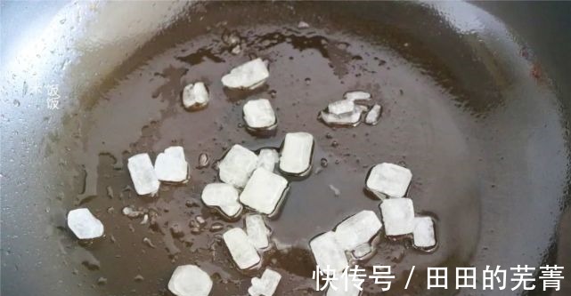 骨头|夏天吃肉,这个做法太省事了,丢进锅里不用管,时间一到满屋香!