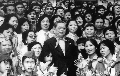 元首|黎笋突然病逝后,谁接任越南“一把手”一位亲华元首,只干半年