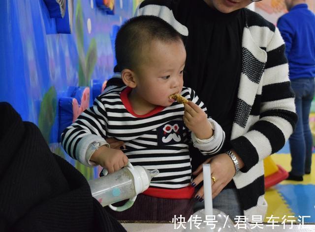 性早熟|夏天牢记:孩子越吃越笨的4种“黑名单”零食,家长绝不可纵容