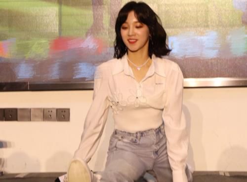 《奔跑吧》发布会现场图，黄旭熙乖巧，蔡徐坤英俊，baby生图比精修还要美