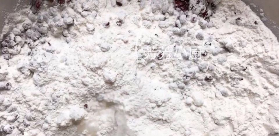 一碗糯米粉，教你做红豆糯米糕，亲戚来的时候，女人多吃补气补血