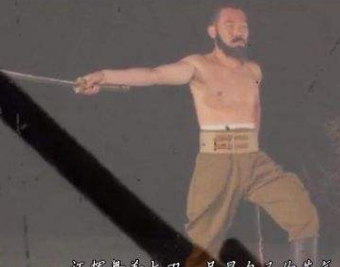 哨兵|抗日期间,中国哨兵发现一物上蹿下跳,一枪击毙后日本人举国悲痛