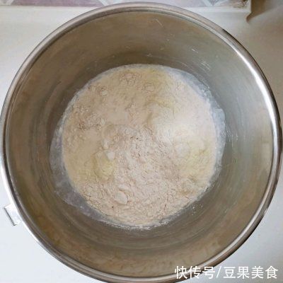 #安佳一口“新”年味#牛气冲天的牛角面包