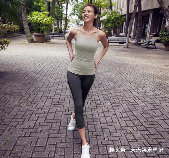 穿搭 打底裤小姐姐穿出时尚美感,展现出时尚美观的魅力