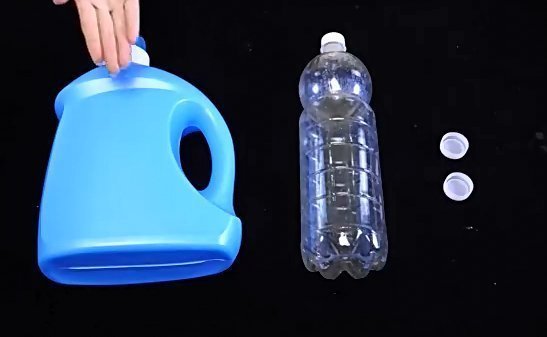 洗衣液瓶子简单改造一下,放在床上,很实用,全家人抢着用