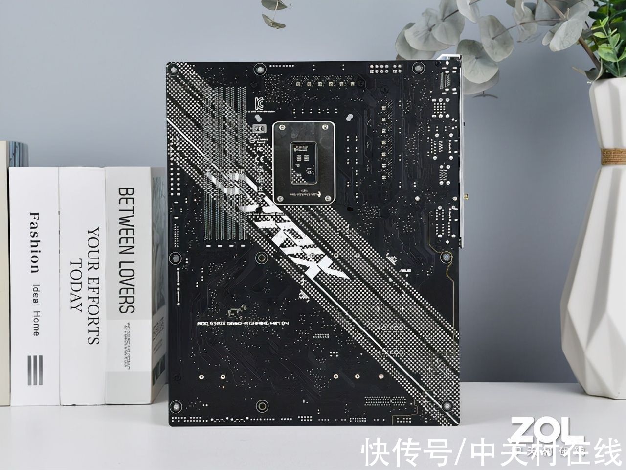 主板|新一代雪姬 华硕ROG STRIX B660-A GAMING WIFI D4吹雪主板图赏