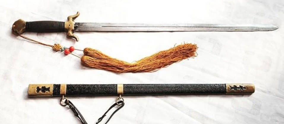 西方|古代中西方冷兵器:剑。你知道最厉害的两把剑是哪两把吗