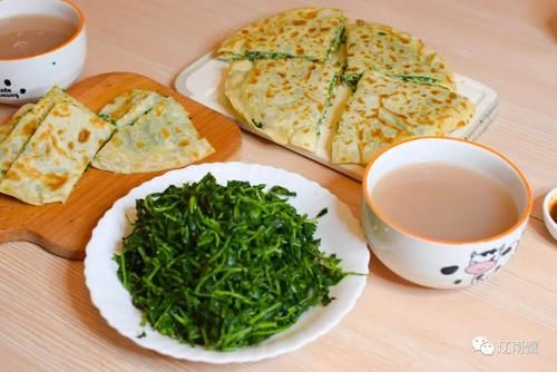 做韭菜盒子，鸡蛋千万别炒，这样做好鲜啊