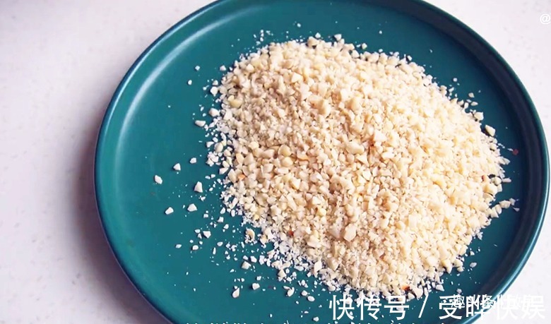 盆子|花生里放勺黑芝麻,酒店一碗38,在家做只花6元,香甜软糯好吃